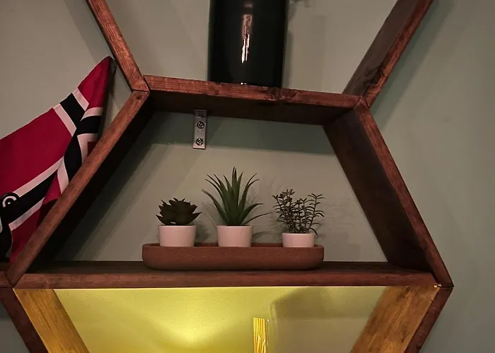 Cozy In Center *